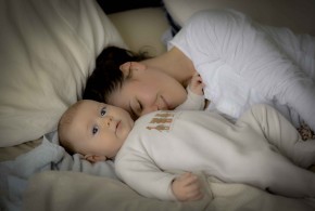 cododo bébé avec maman