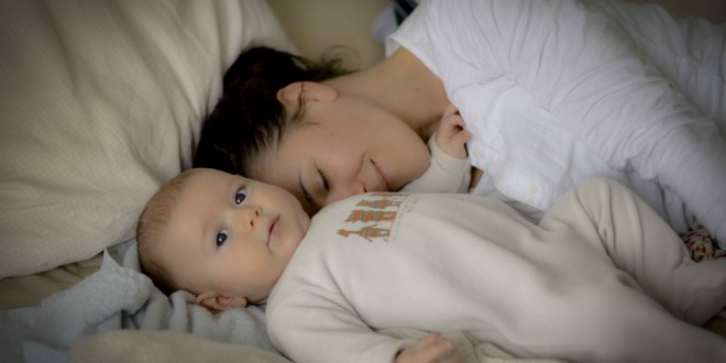 cododo bébé avec maman