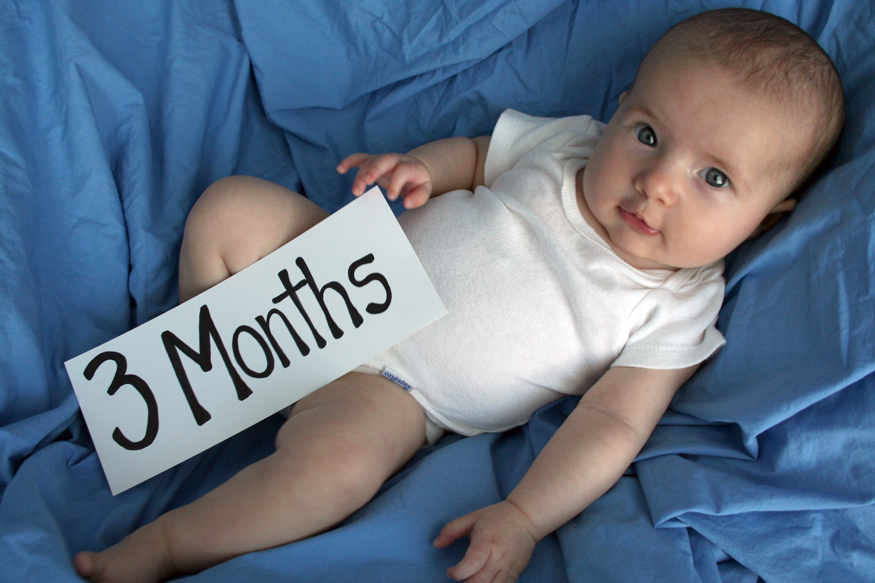 Développement de l'enfant : que fait un bébé de trois mois