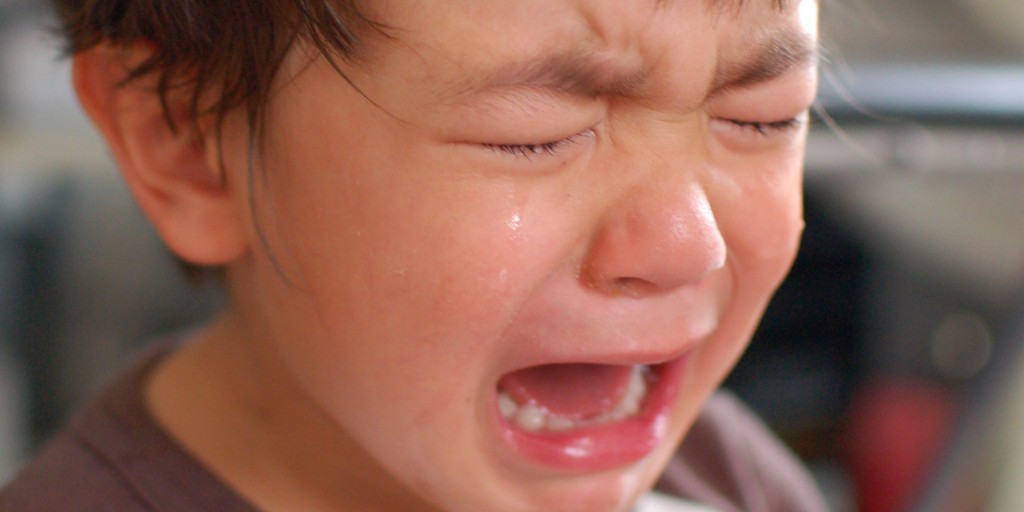 Comment Appelle T On Quelqu'un Qui Pleure Facilement Enfant qui pleure tout le temps: 4 astuces qui marchent