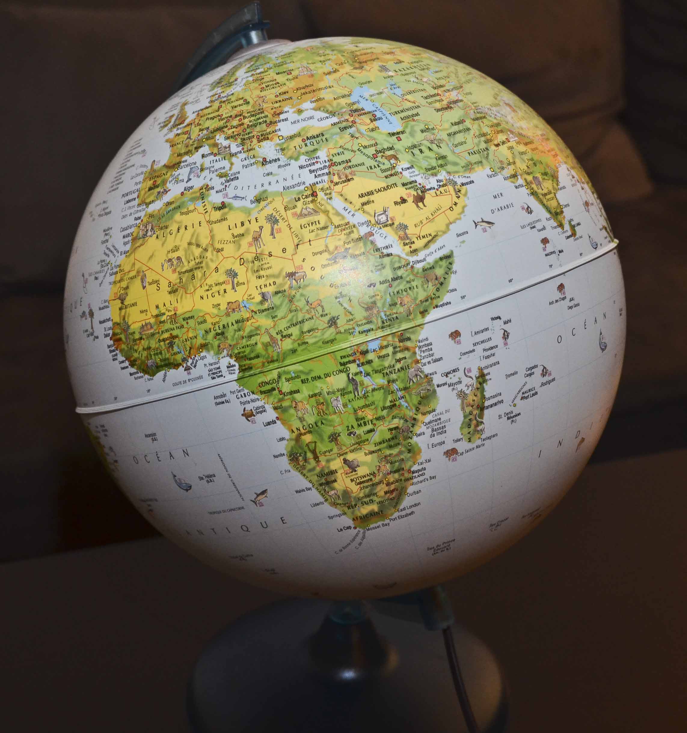 Globe planète Terre Montessori Matériel pédagogique de géographie Diamètre 18 cm 