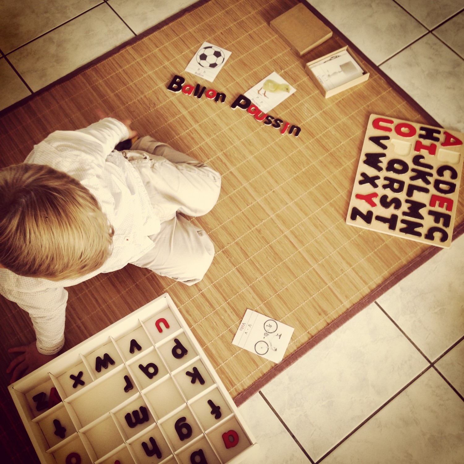 activité montessori arthur et son alphabet