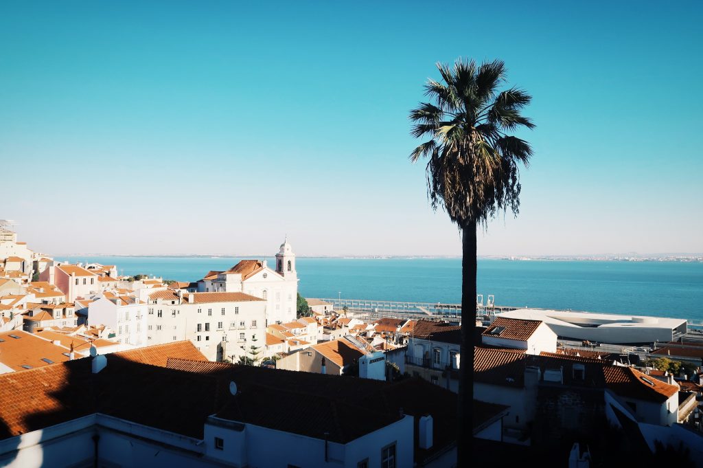 Vue splendide depuis la place Santa Luzia